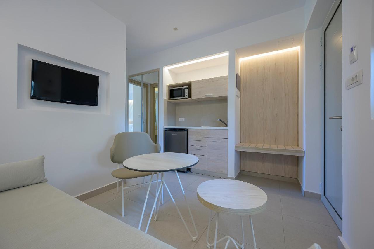 Mythos Suites Hotel Tigkaki  Ngoại thất bức ảnh