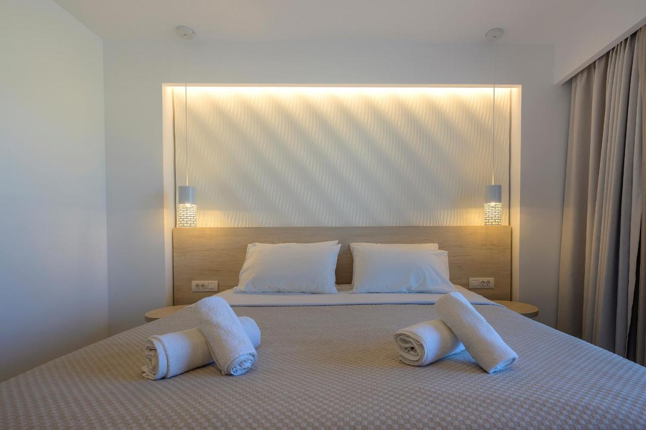 Mythos Suites Hotel Tigkaki  Ngoại thất bức ảnh