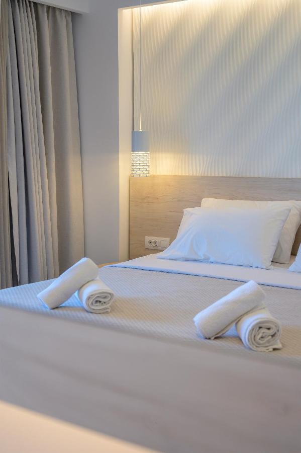 Mythos Suites Hotel Tigkaki  Ngoại thất bức ảnh