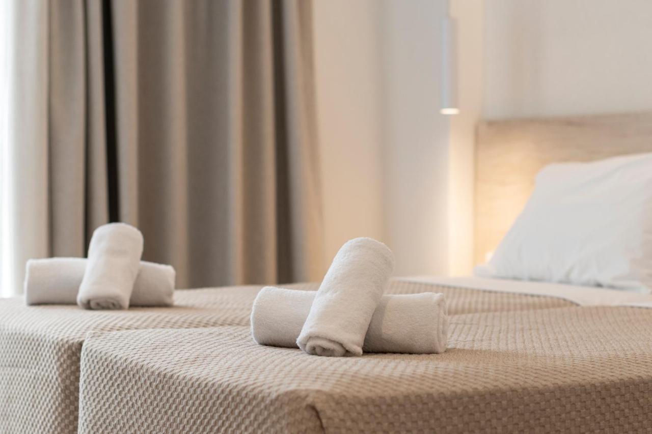 Mythos Suites Hotel Tigkaki  Ngoại thất bức ảnh