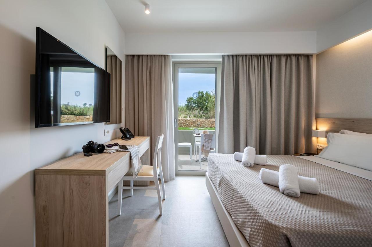Mythos Suites Hotel Tigkaki  Ngoại thất bức ảnh