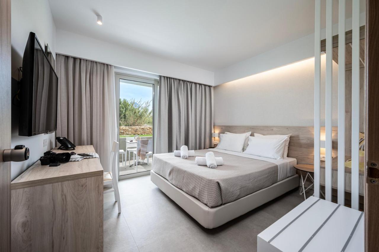 Mythos Suites Hotel Tigkaki  Ngoại thất bức ảnh
