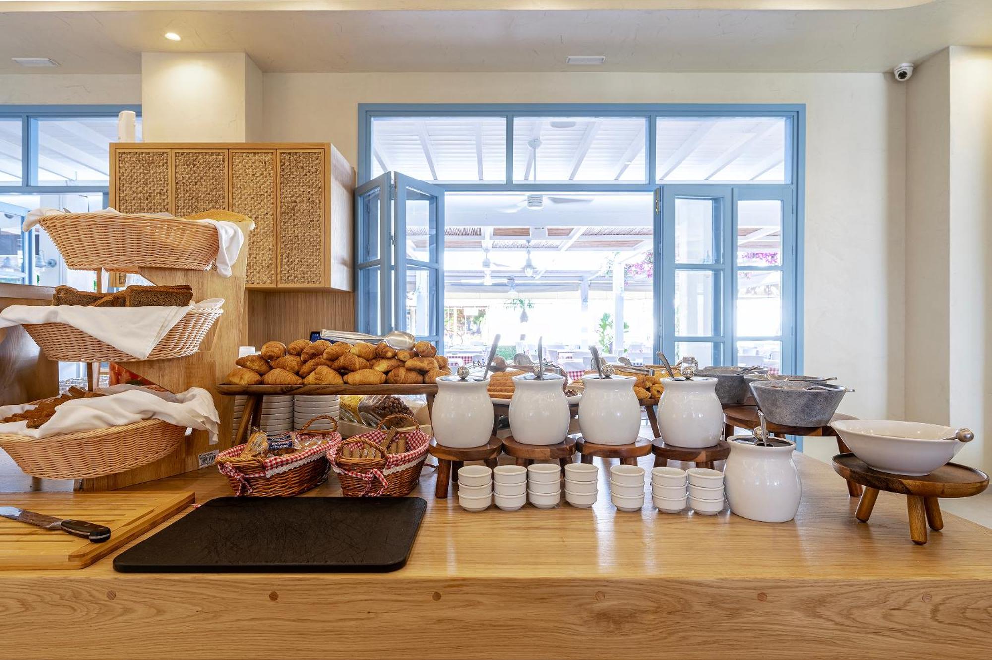 Mythos Suites Hotel Tigkaki  Ngoại thất bức ảnh